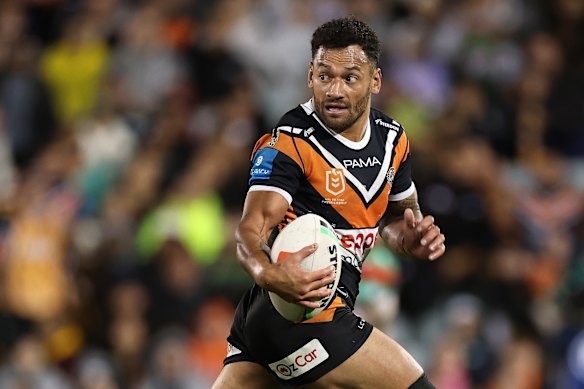 Tigers Hooker Api Koroisau heeft een verlenging geïnkt.