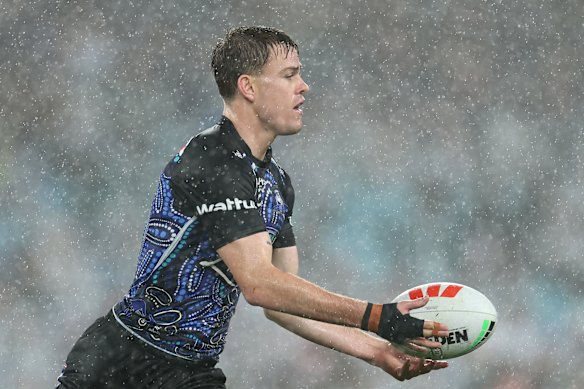 Lachlan Galvin in de Bulldogs botsing met de Warriors.