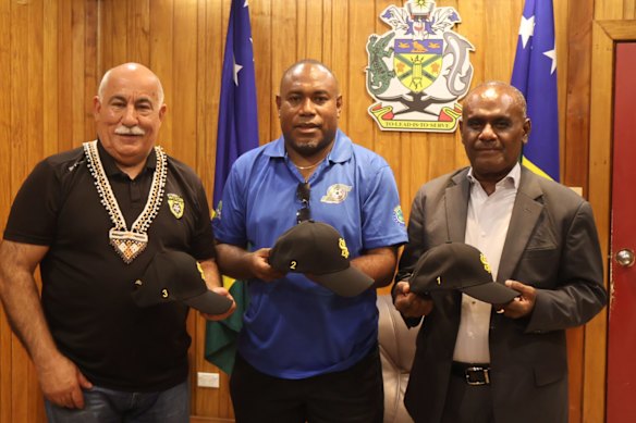 Wynnum Wolves President Rabieh Krayem ontmoeting met Siff -president Donald Marahare en Solomon Islands -premier Jeremiah Manele.