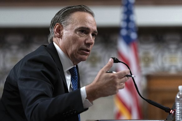 Boeing Chief Executive Officer Kelly Ortberg zei in juli dat het bedrijf intern werkt aan een vliegtuig van de volgende generatie, maar wacht op motortormentechnologie en andere factoren om op hun plaats te vallen, inclusief het herstellen van de cashflow na jaren van tegenslagen.