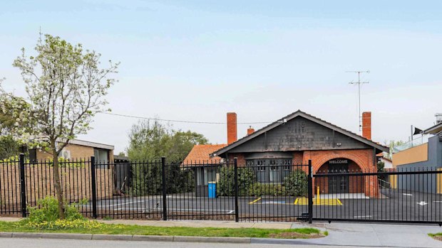 900 Toorak Road, Camberwell.