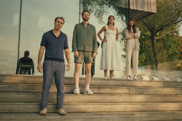 Van links: Michael Angelo Covino, Kyle Marvin, Adria Arjona en Dakota Johnson in Splitsville.