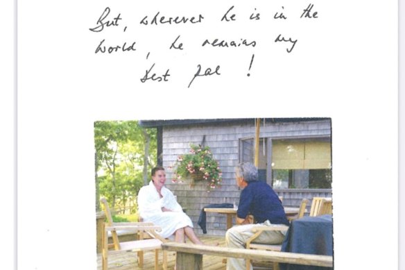 Een bericht van Peter Mandelson in het beruchte 'verjaardagsboek' waarin Epstein wordt beschreven als 'mijn beste vriend'.