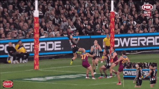 Jamie Elliott trekt een ongelooflijke cijfer in.