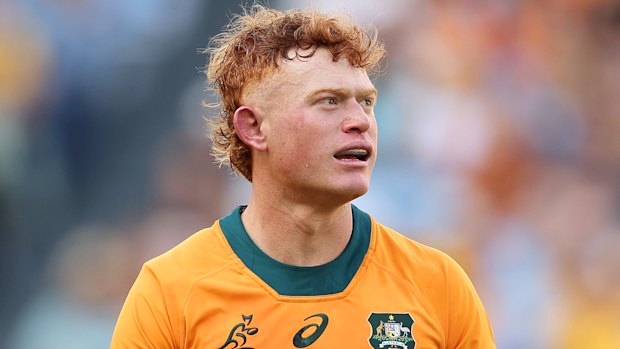 Tane Edmed keert terug naar de startzijde van de Wallabies.