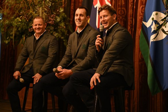 Vreemde dagen: Harry Grant op het podium van Australia House.