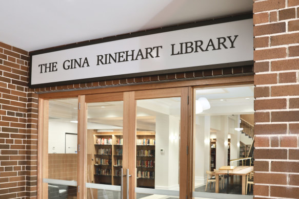 De bibliotheek van Campion College, vernoemd naar de rijkste persoon van Australië, Gina Rinehart.