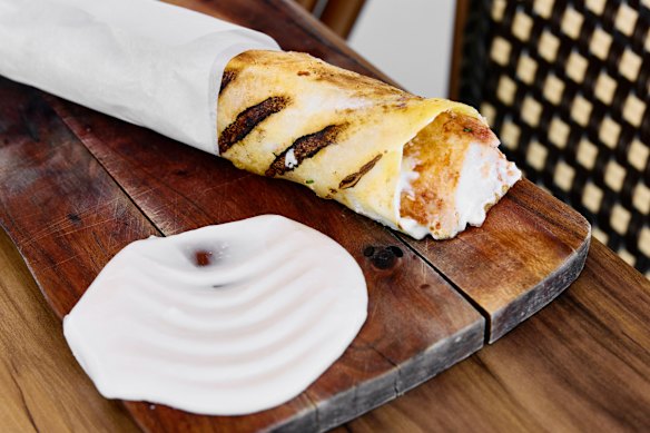 Toen hij de winkel opende, serveerde Ghadban tussen de 300 en 400 shoarmawraps per week. Nu is het dichter bij 2000. 