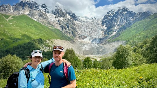 Anabel Dean en zoon Hamish.