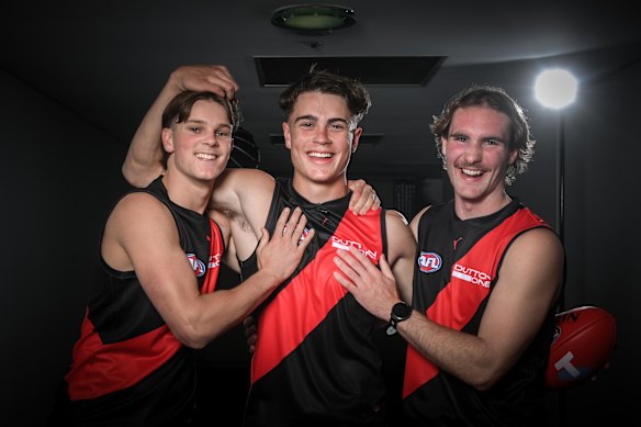 Essendon's selecties in de eerste ronde, Jacob Farrow, Robey en Dyson Sharp.