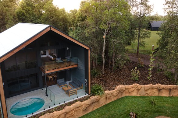 Een van de nieuwe Crocodile Cabins van de Crocodile Hunter Lodge.