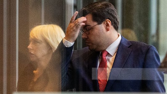 Bruce Lehrmann en zijn advocaat Zali Burrows arriveren donderdag bij het Federale Hof in Sydney.