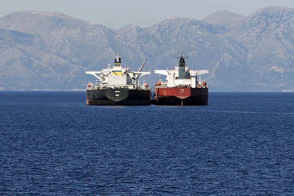 Russische olietankers in de Middellandse Zee in september. 