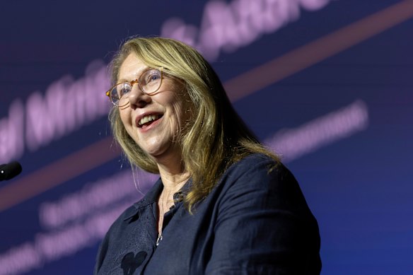 Minister van Transport Catherine King, spreekt op de National Conference van de Australian Airports Association.